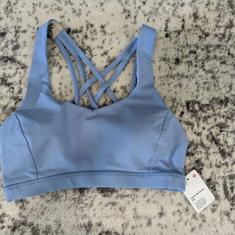 Lululemon free to be serene size 4 BNWT
